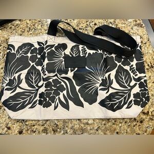 NWOT ALOHA Collection Lucky 11 Limited Edition Heipua Holo Holo Tote